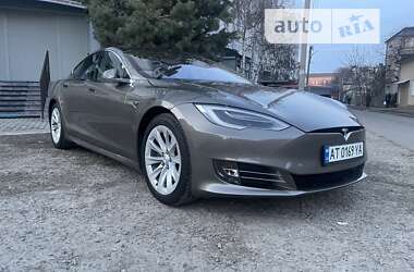 Лифтбек Tesla Model S 2016 в Ивано-Франковске