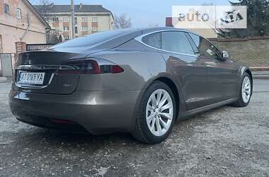 Лифтбек Tesla Model S 2016 в Ивано-Франковске