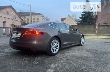 Лифтбек Tesla Model S 2016 в Ивано-Франковске