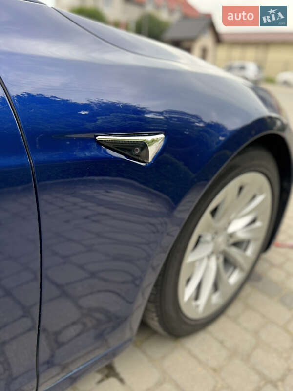 Ліфтбек Tesla Model S 2018 в Івано-Франківську