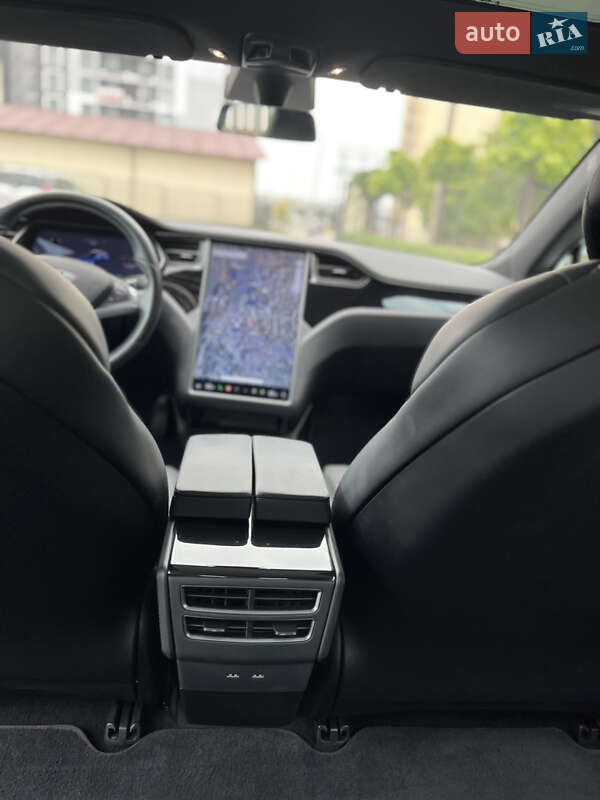 Ліфтбек Tesla Model S 2018 в Івано-Франківську