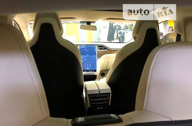 Лифтбек Tesla Model S 2017 в 