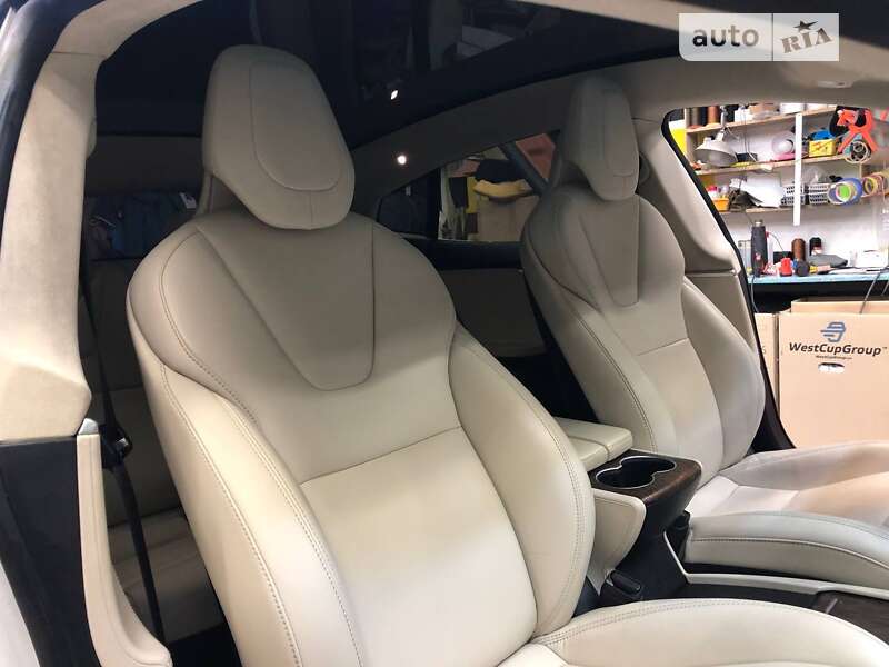 Ліфтбек Tesla Model S 2017 в Вінниці