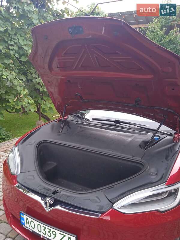 Ліфтбек Tesla Model S 2019 в Ужгороді