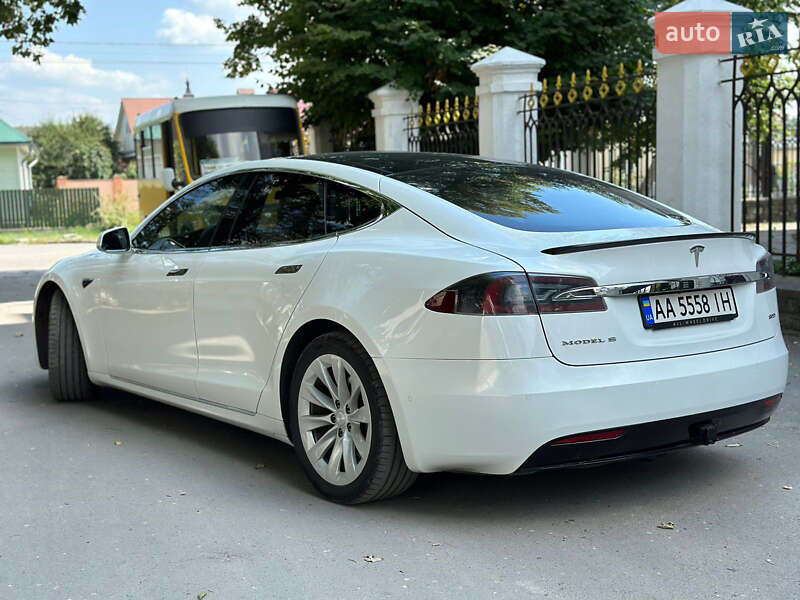 Лифтбек Tesla Model S 2017 в Каменец-Подольском