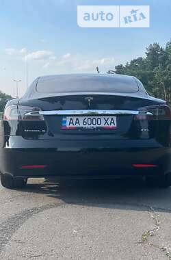 Лифтбек Tesla Model S 2017 в 