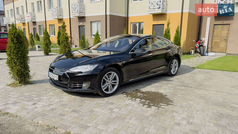 Лифтбек Tesla Model S 2013 в Киеве