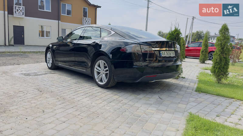 Лифтбек Tesla Model S 2013 в Киеве