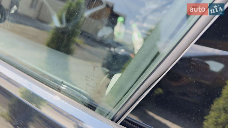 Лифтбек Tesla Model S 2013 в Киеве