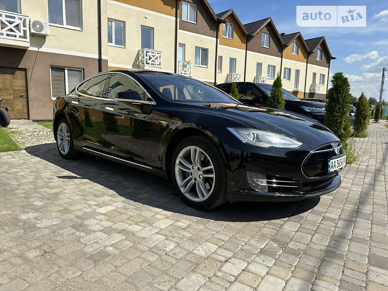 Лифтбек Tesla Model S 2013 в Киеве