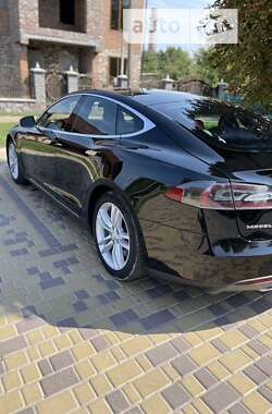 Лифтбек Tesla Model S 2015 в Глобине