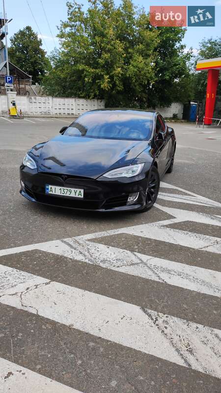 Ліфтбек Tesla Model S 2017 в Києві