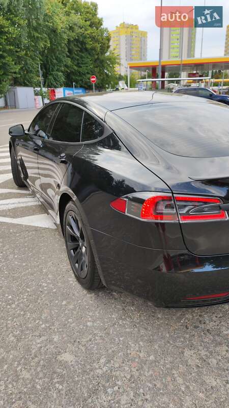Лифтбек Tesla Model S 2017 в Киеве