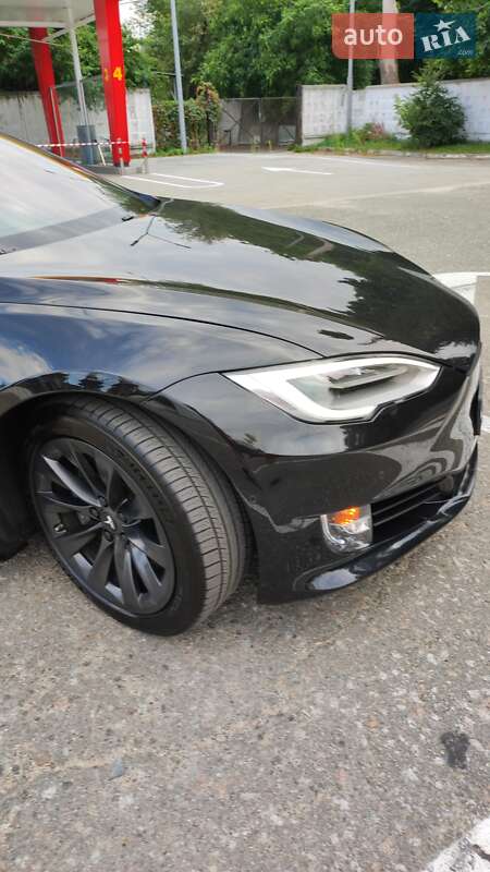 Ліфтбек Tesla Model S 2017 в Києві