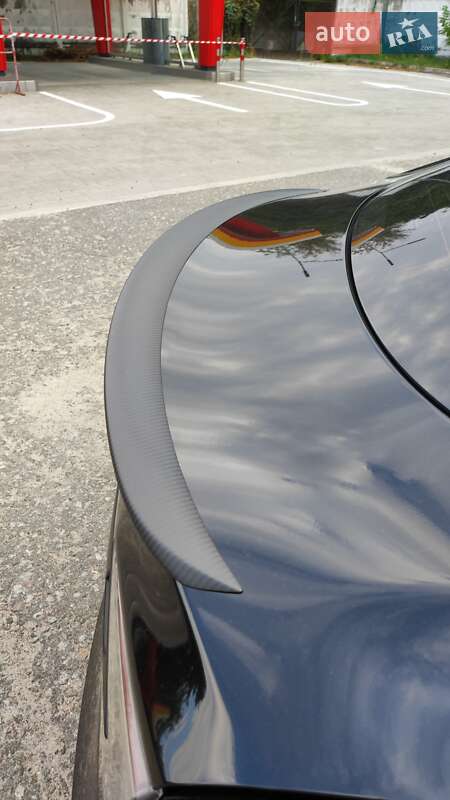 Лифтбек Tesla Model S 2017 в Киеве
