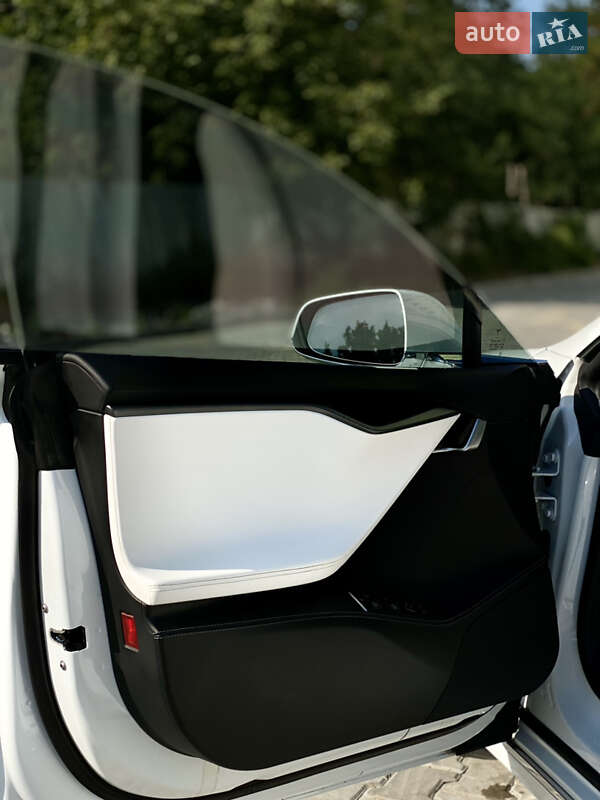 Лифтбек Tesla Model S 2018 в Полтаве