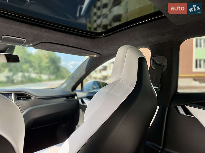 Лифтбек Tesla Model S 2018 в Полтаве
