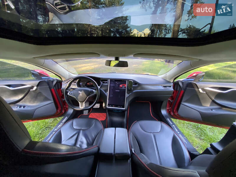 Лифтбек Tesla Model S 2014 в Киеве