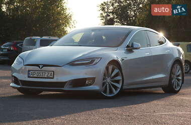 Лифтбек Tesla Model S 2016 в 