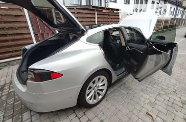 Лифтбек Tesla Model S 2015 в Киеве