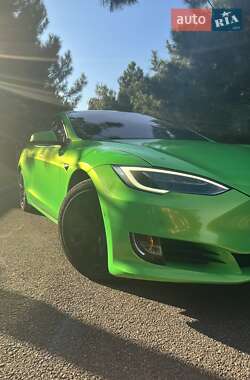 Лифтбек Tesla Model S 2019 в Днепре