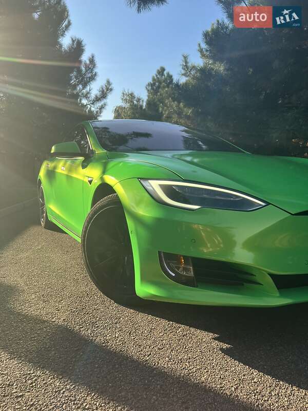 Лифтбек Tesla Model S 2019 в Днепре