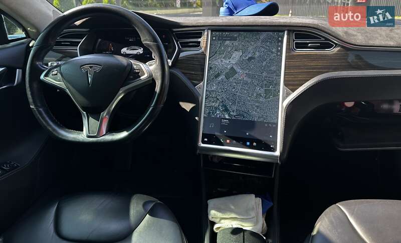 Лифтбек Tesla Model S 2015 в Харькове