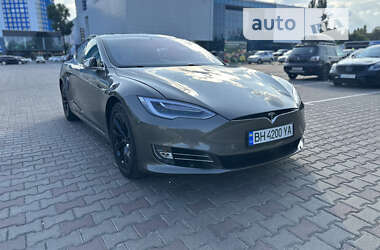 Ліфтбек Tesla Model S 2016 в Одесі