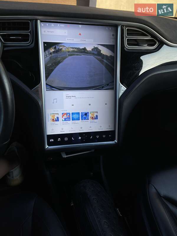 Лифтбек Tesla Model S 2015 в Киеве