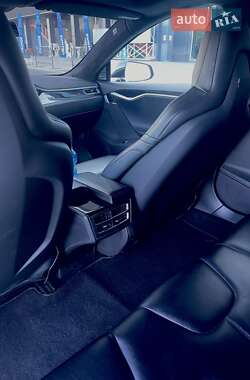 Ліфтбек Tesla Model S 2015 в Києві