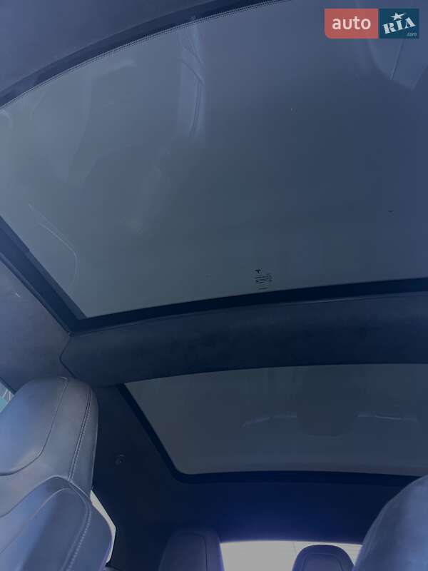 Лифтбек Tesla Model S 2015 в Киеве