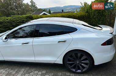 Лифтбек Tesla Model S 2014 в 