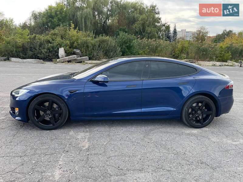 Лифтбек Tesla Model S 2017 в Полтаве фото 4 Лифтбек Tesla Model S 2017 в Полтаве