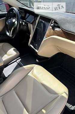 Лифтбек Tesla Model S 2016 в 