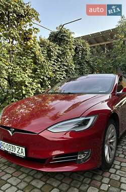 Лифтбек Tesla Model S 2019 в Ужгороде