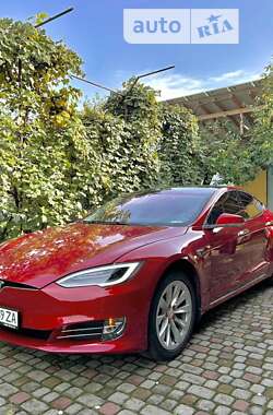 Ліфтбек Tesla Model S 2019 в Ужгороді
