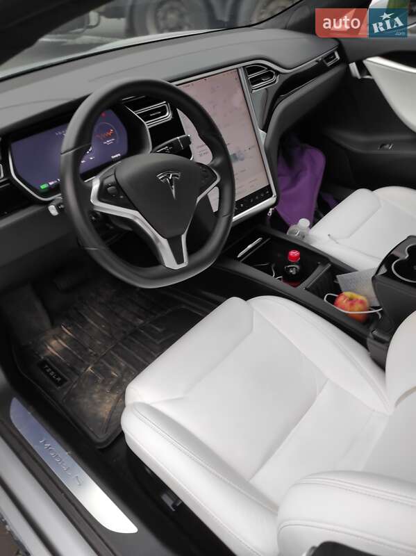 Ліфтбек Tesla Model S 2018 в Києві