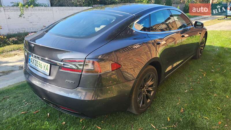Ліфтбек Tesla Model S 2018 в Дніпрі