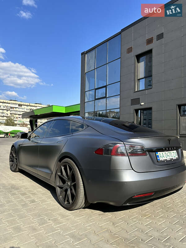 Лифтбек Tesla Model S 2019 в Киеве