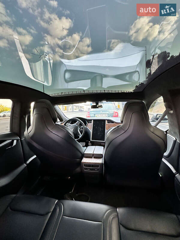 Лифтбек Tesla Model S 2019 в Киеве