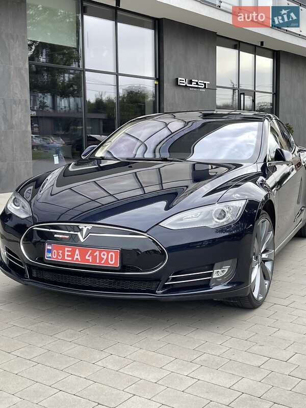 Лифтбек Tesla Model S 2014 в Ужгороде