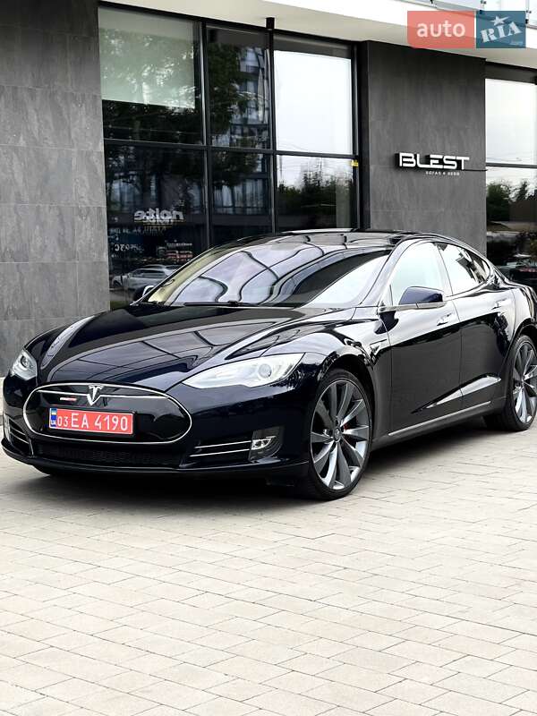 Лифтбек Tesla Model S 2014 в Ужгороде
