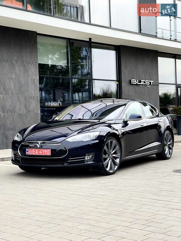 Tesla Model S 2014