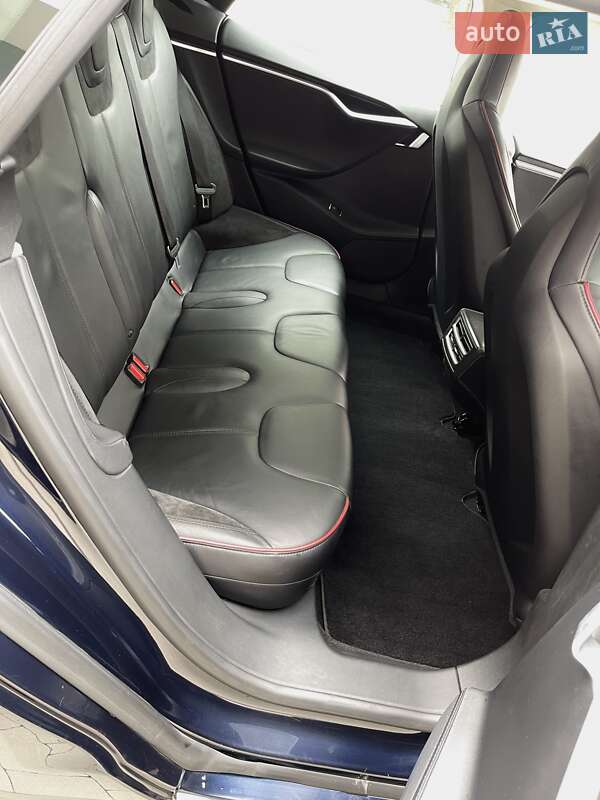 Лифтбек Tesla Model S 2014 в Ужгороде
