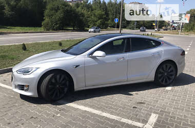 Ліфтбек Tesla Model S 2016 в Хмельницькому