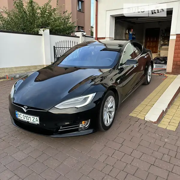 Лифтбек Tesla Model S 2018 в 