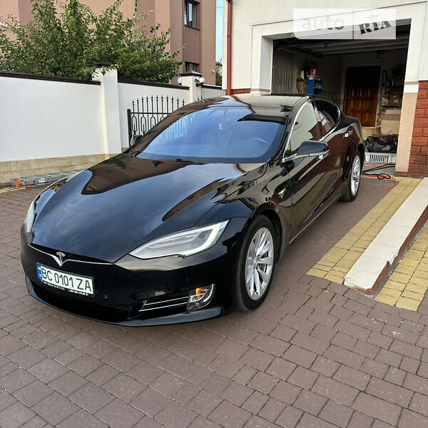Tesla Model S 2018