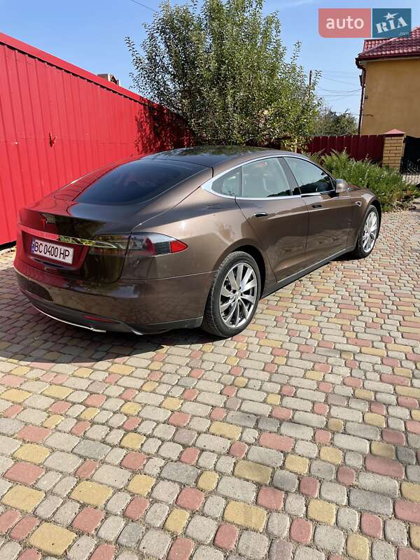 Лифтбек Tesla Model S 2014 в Жидачове