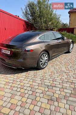 Лифтбек Tesla Model S 2014 в 