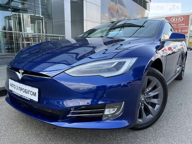 AUTO.RIA – Продам Тесла Модель С 2020 електро ліфтбек бу у Києві, ціна ...